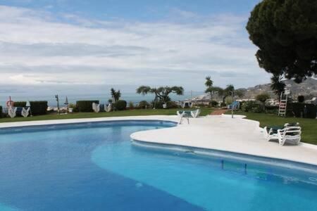 Hermosa Casa Con Terraza E Increibles Vistas Al Mar Y La Montana ネルハ エクステリア 写真